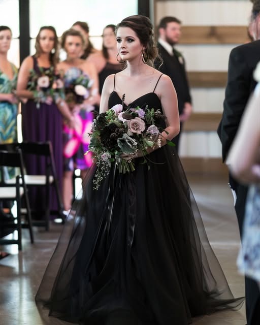 MY DAUGHTER’S WEDDING DRESS ARRIVED COMPLETELY BLACK — BUT THAT WASN’T THE REAL DISASTER