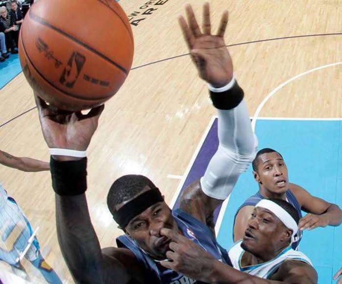 Unforgettable Facial Expression Steals the Show in Intense NBA Action